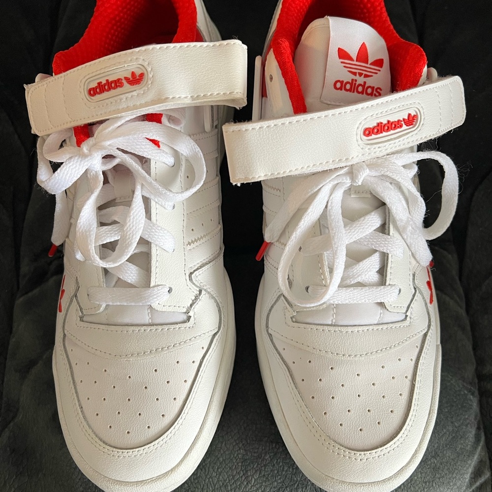 ❤️SOLD❤️Men’s Adidas White and Red Sneakers